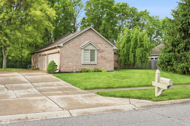 5475 Steven Drive, Greenwood, IN 46142