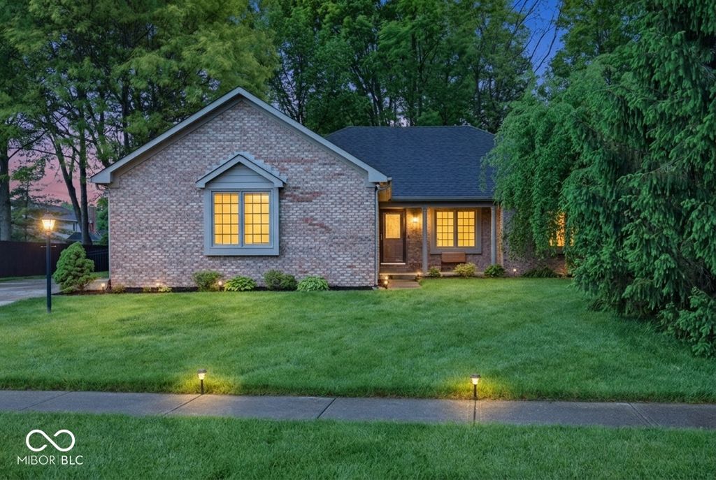 5475 Steven Drive, Greenwood, IN 46142