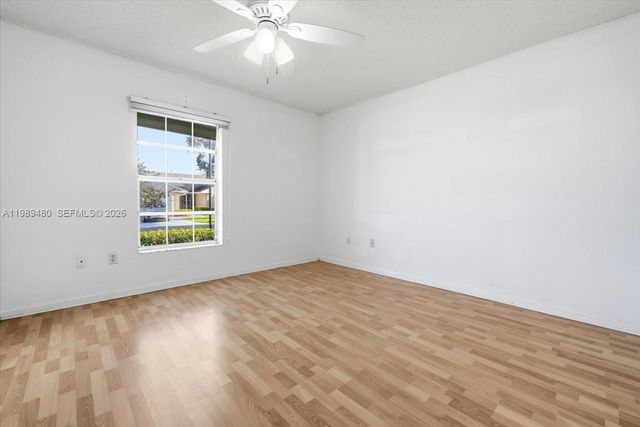 2570 SE 7th Pl, Homestead, FL 33033