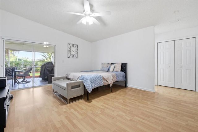 2570 SE 7th Pl, Homestead, FL 33033