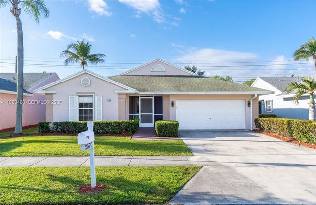 2570 SE 7th Pl, Homestead, FL 33033