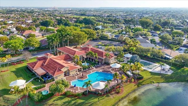 2570 SE 7th Pl, Homestead, FL 33033