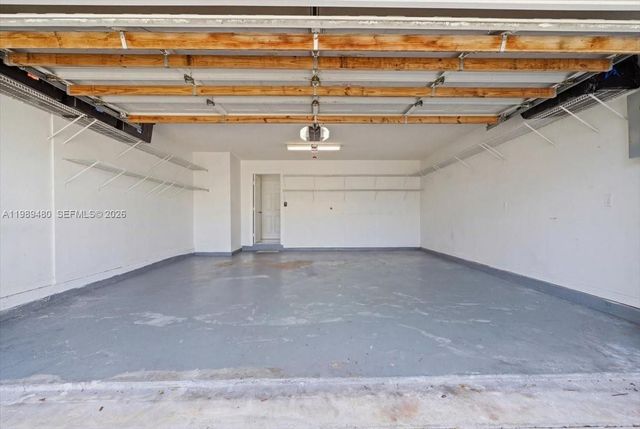 2570 SE 7th Pl, Homestead, FL 33033