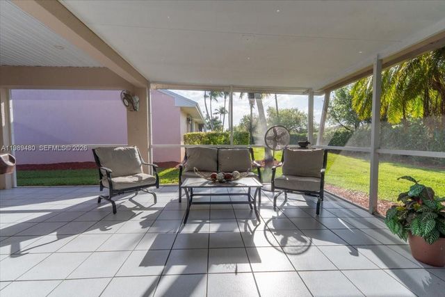 2570 SE 7th Pl, Homestead, FL 33033