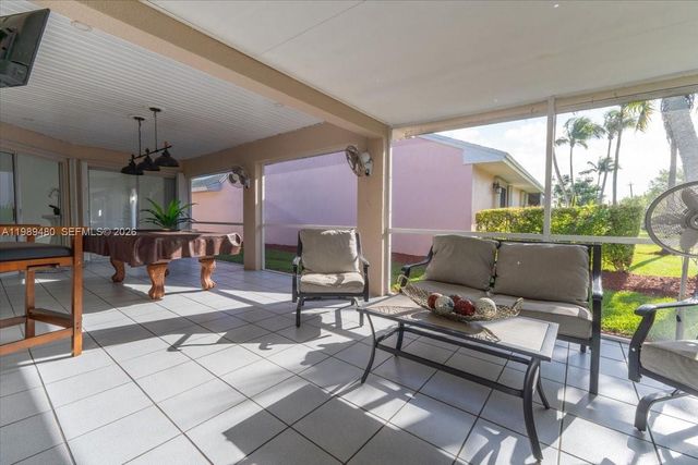 2570 SE 7th Pl, Homestead, FL 33033