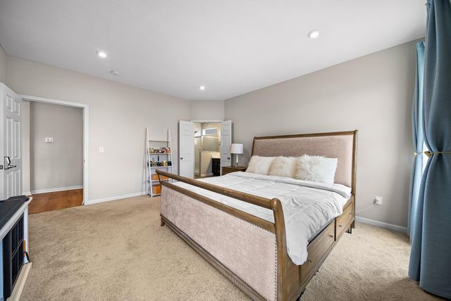 6090 Windcliff Drive E, Grove City, OH 43123
