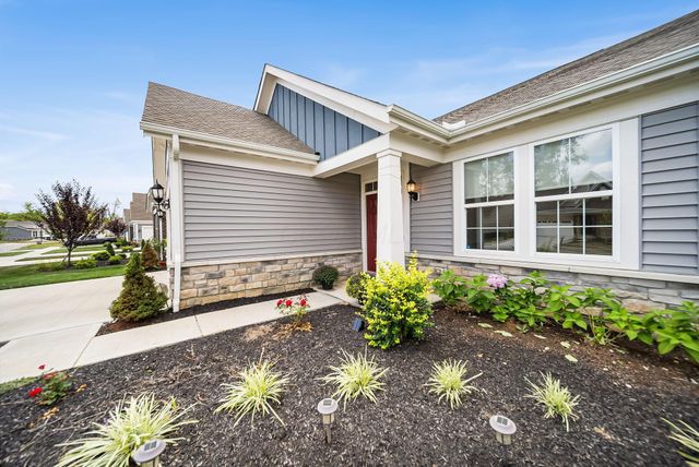 6090 Windcliff Drive E, Grove City, OH 43123