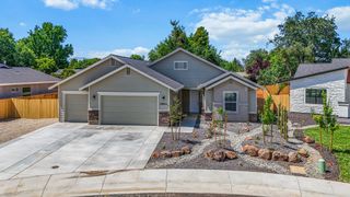 2864 River Mist Walk, Redding, CA 96001
