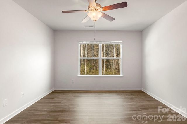 2277 Meadow Stream Drive, Sherrills Ford, NC 28673