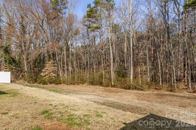 2277 Meadow Stream Drive, Sherrills Ford, NC 28673