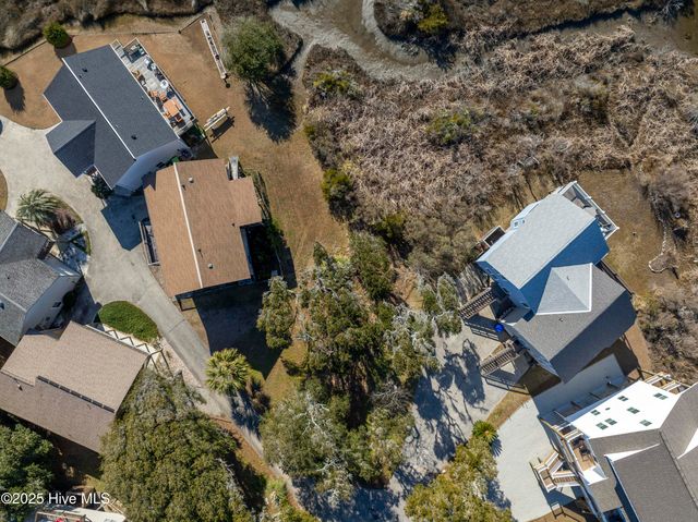 320 Bay Circle, N Topsail Beach, NC 28460