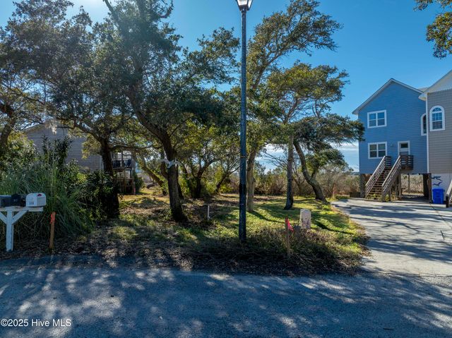 320 Bay Circle, N Topsail Beach, NC 28460