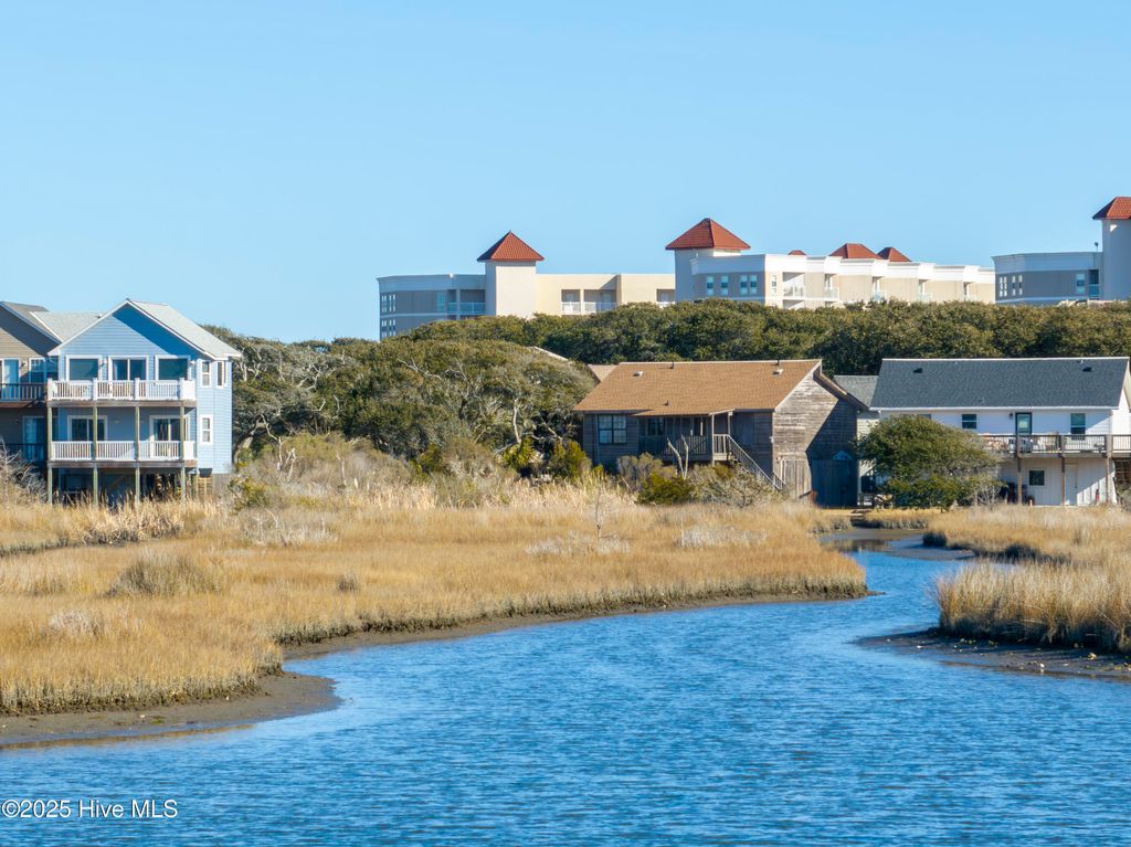 320 Bay Circle, N Topsail Beach, NC 28460