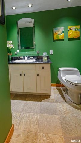 1114 S Perrine Street, Centralia, IL 62801