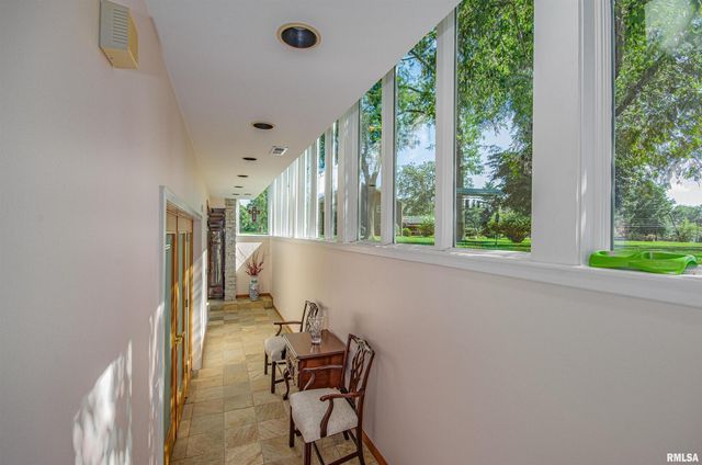 1114 S Perrine Street, Centralia, IL 62801