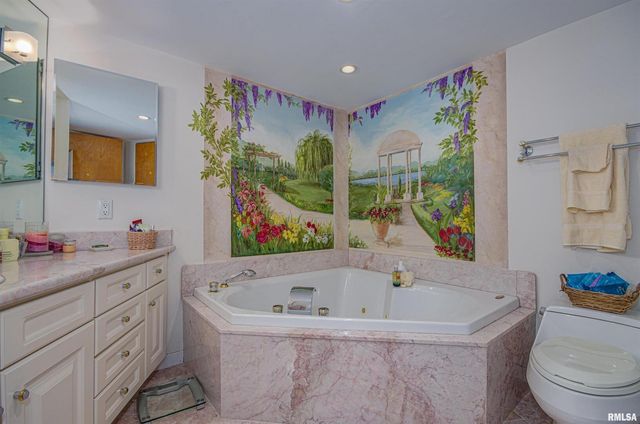 1114 S Perrine Street, Centralia, IL 62801