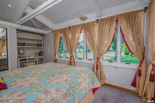 1114 S Perrine Street, Centralia, IL 62801