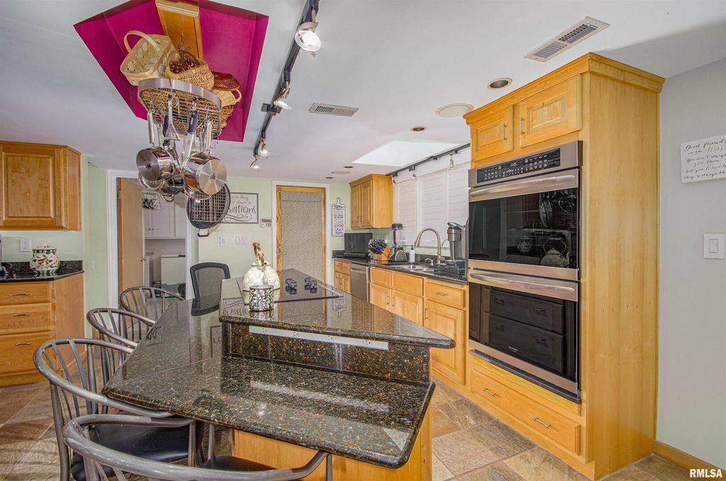 Image 13 of property listing at 1114 S Perrine Street, Centralia, IL 62801