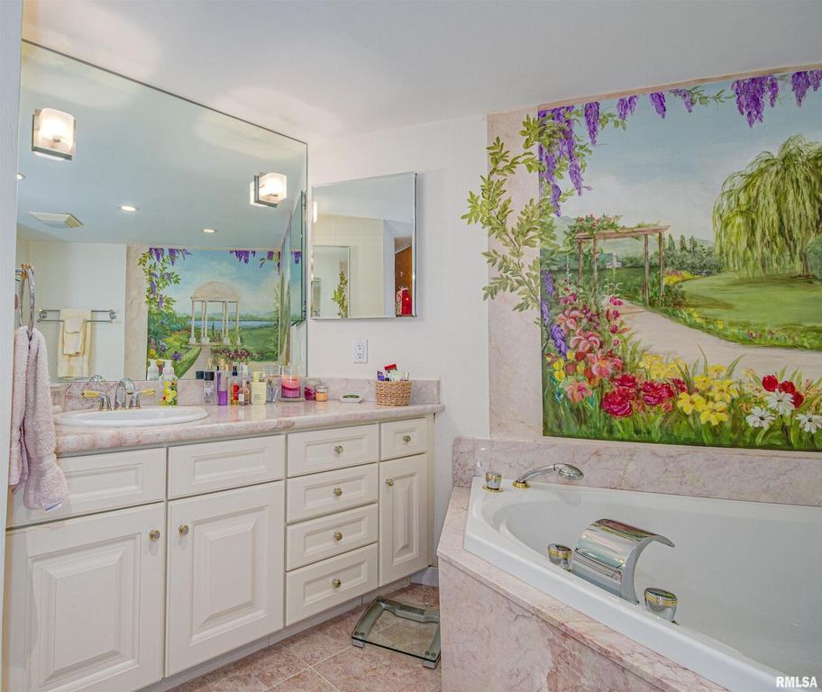 Image 38 of property listing at 1114 S Perrine Street, Centralia, IL 62801