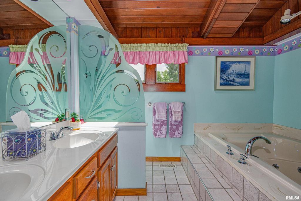 Image 51 of property listing at 1114 S Perrine Street, Centralia, IL 62801