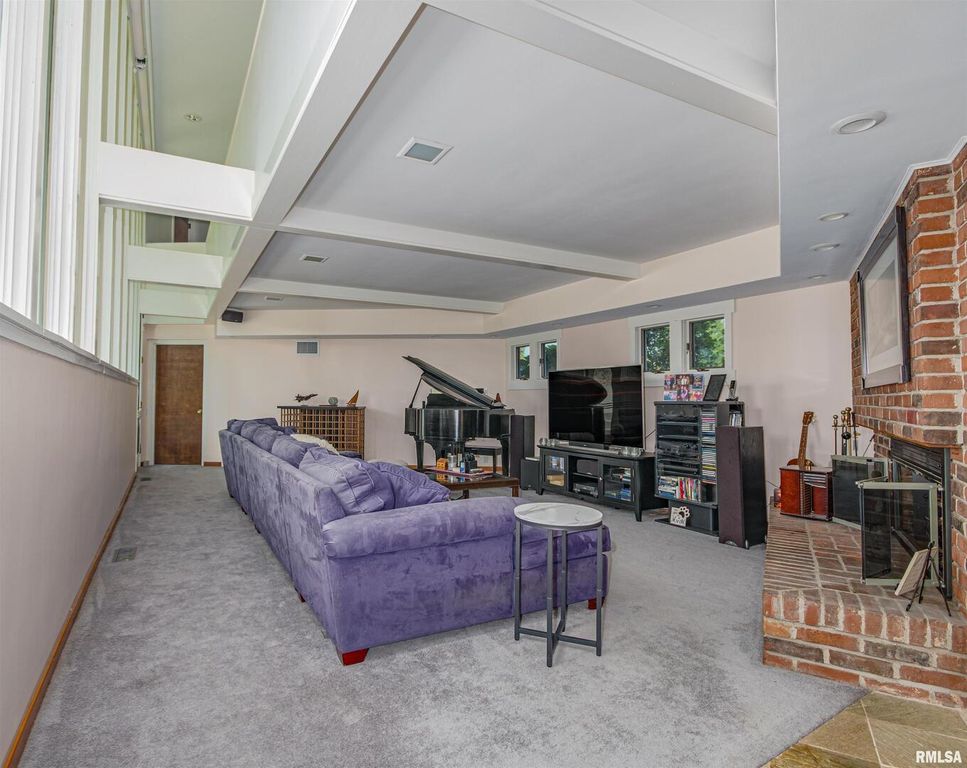 Image 7 of property listing at 1114 S Perrine Street, Centralia, IL 62801