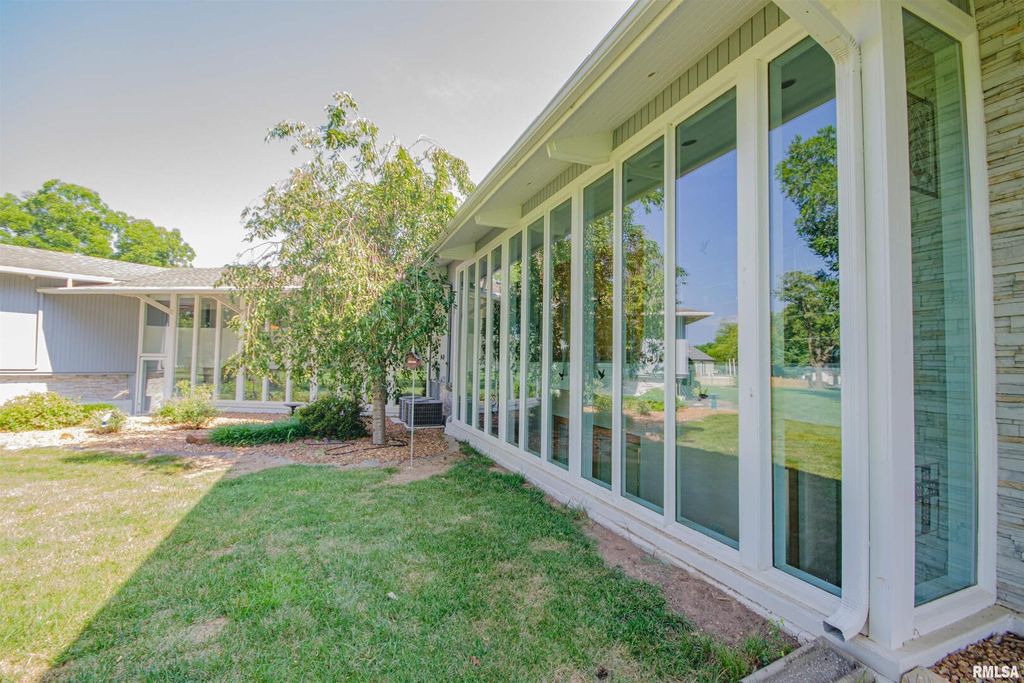 Image 62 of property listing at 1114 S Perrine Street, Centralia, IL 62801