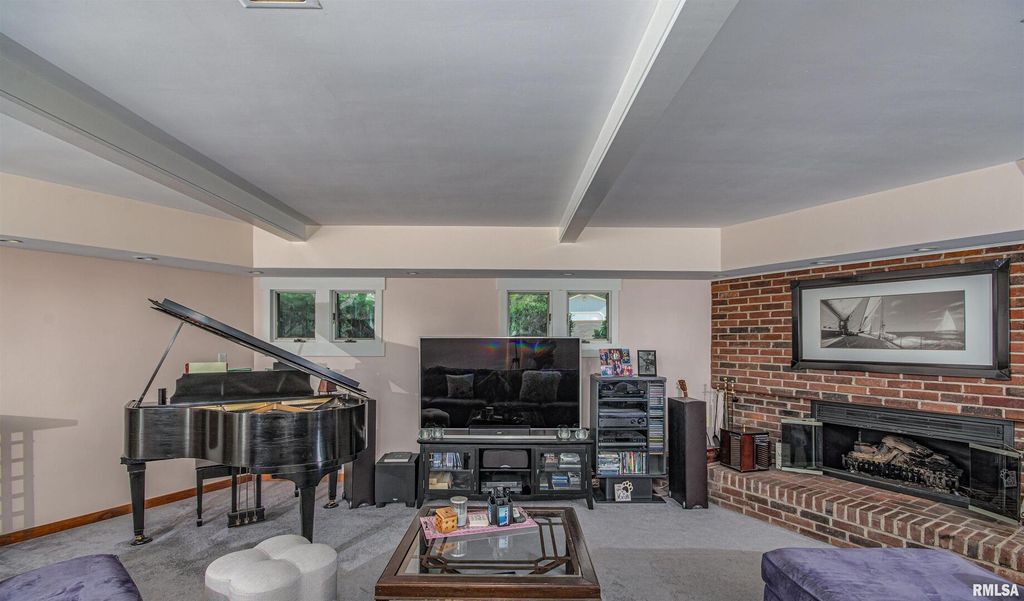 Image 9 of property listing at 1114 S Perrine Street, Centralia, IL 62801