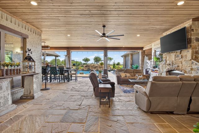 8517 Tuscan Way, Godley, TX 76044
