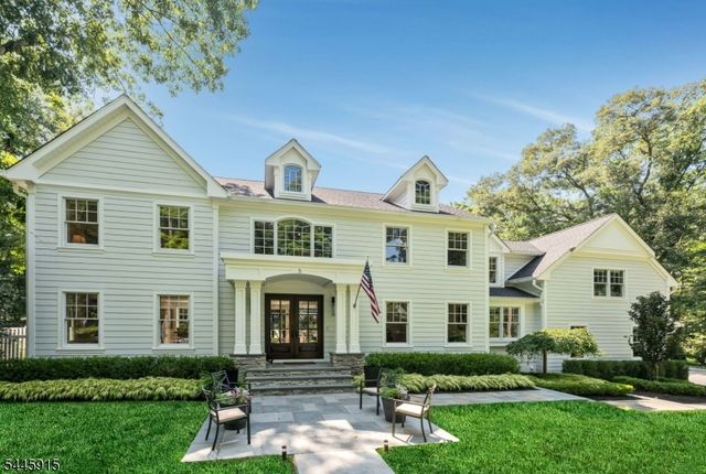 6 Butternut Rd, Allendale Boro, NJ 07401