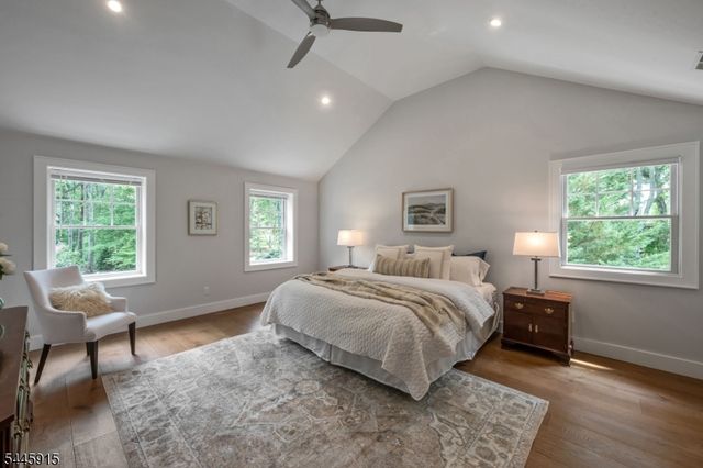 6 Butternut Rd, Allendale Boro, NJ 07401