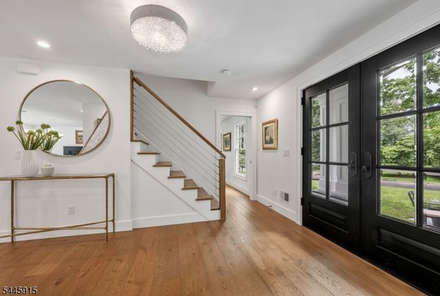 6 Butternut Rd, Allendale Boro, NJ 07401