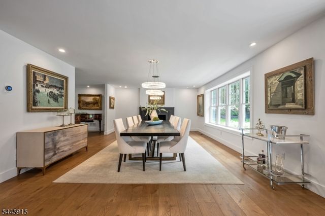 6 Butternut Rd, Allendale Boro, NJ 07401