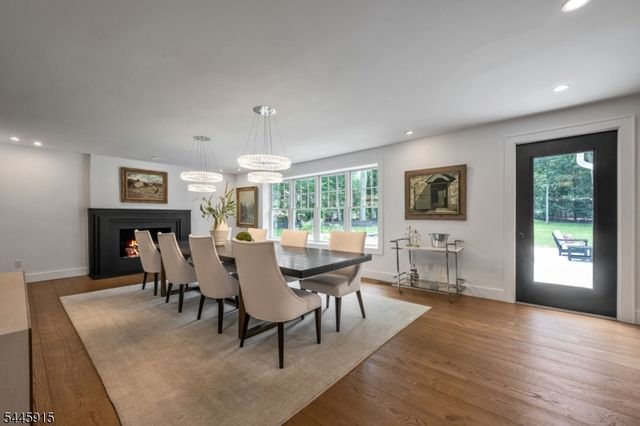 6 Butternut Rd, Allendale Boro, NJ 07401