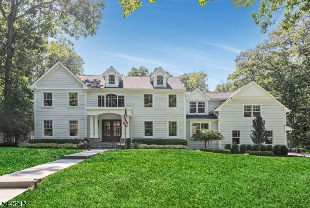 6 Butternut Rd, Allendale Boro, NJ 07401
