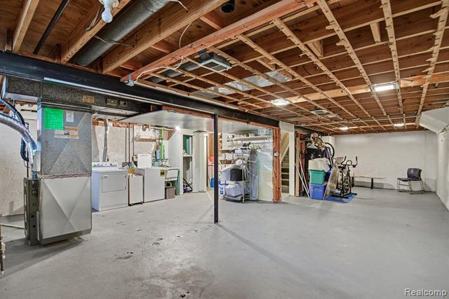 40518 William Drive, Clinton Township, MI 48038