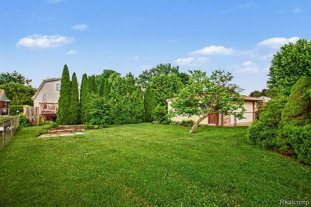 40518 William Drive, Clinton Township, MI 48038