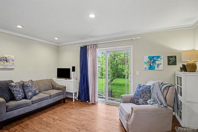 40518 William Drive, Clinton Township, MI 48038