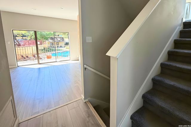 8642 Fredericksburg Rd Apt 703, San Antonio, TX 78240