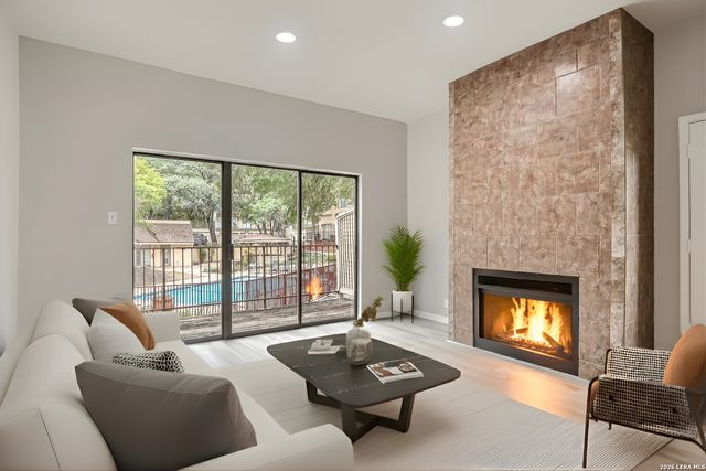 8642 Fredericksburg Rd Apt 703, San Antonio, TX 78240