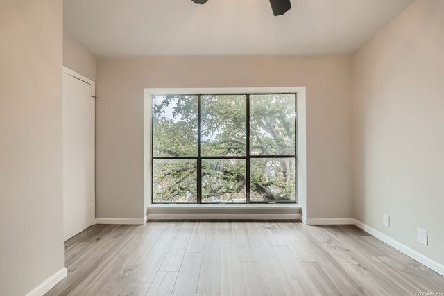 8642 Fredericksburg Rd Apt 703, San Antonio, TX 78240