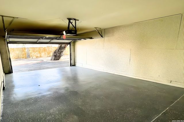 8642 Fredericksburg Rd Apt 703, San Antonio, TX 78240