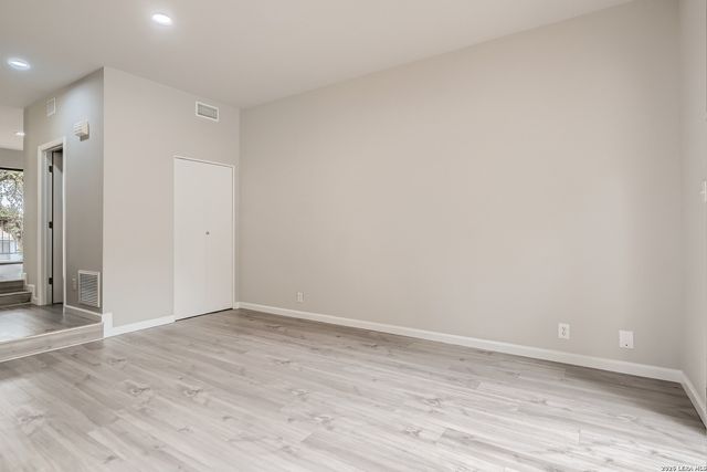 8642 Fredericksburg Rd Apt 703, San Antonio, TX 78240