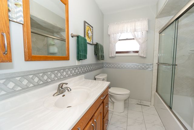 1101 N Millns Lane, Addison, IL 60101