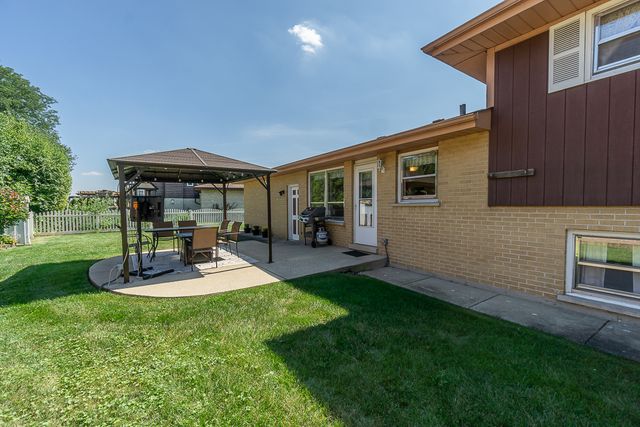 1101 N Millns Lane, Addison, IL 60101