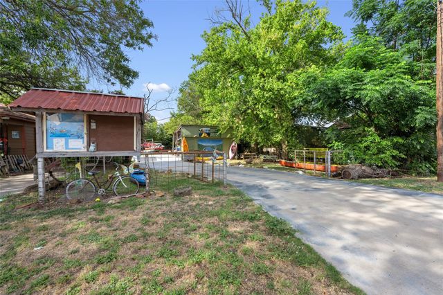 1409 Chestnut ST, Bastrop, TX 78602
