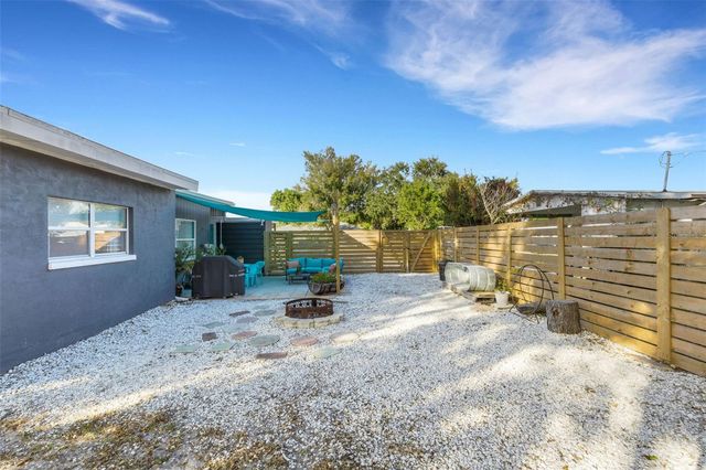 2011 HARVARD AVENUE, Bradenton, FL 34207