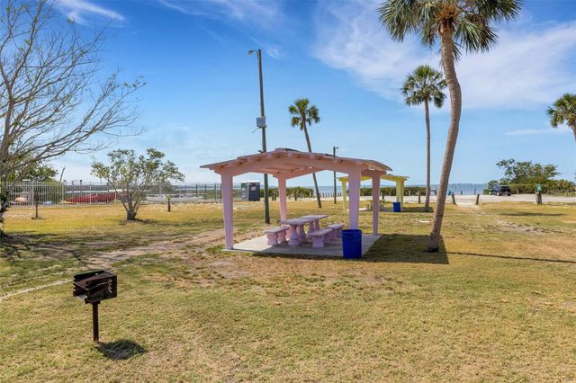 2011 HARVARD AVENUE, Bradenton, FL 34207