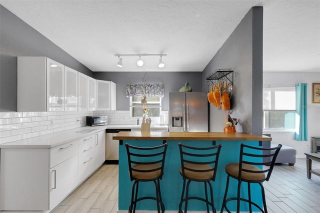 2011 HARVARD AVENUE, Bradenton, FL 34207