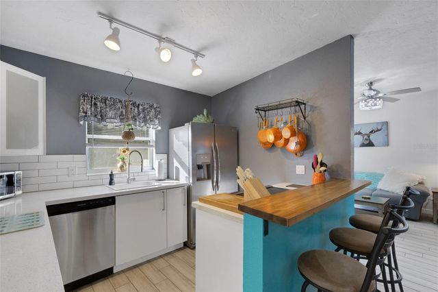 2011 HARVARD AVENUE, Bradenton, FL 34207