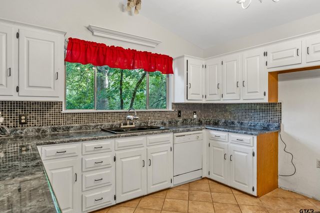 110 GREEN COVE, Holly Lake Ranch, TX 75765